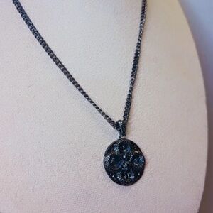 Chic Black Pendant Necklace